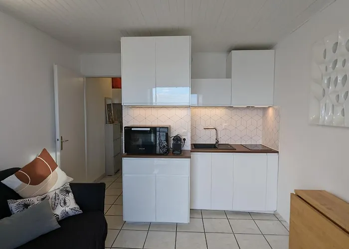 Vue - Acces Direct A La - 4 A 5 Personnes 아파트 생 힐레르 드 리에