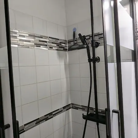 Apartment Vue - Acces Direct A La - 4 A 5 Personnes *