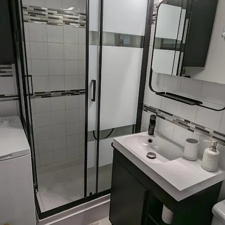 Apartment Vue - Acces Direct A La - 4 A 5 Personnes *