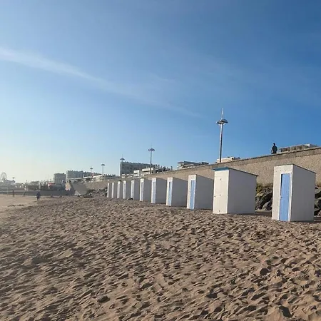 Vue - Acces Direct A La - 4 A 5 Personnes Appartement *